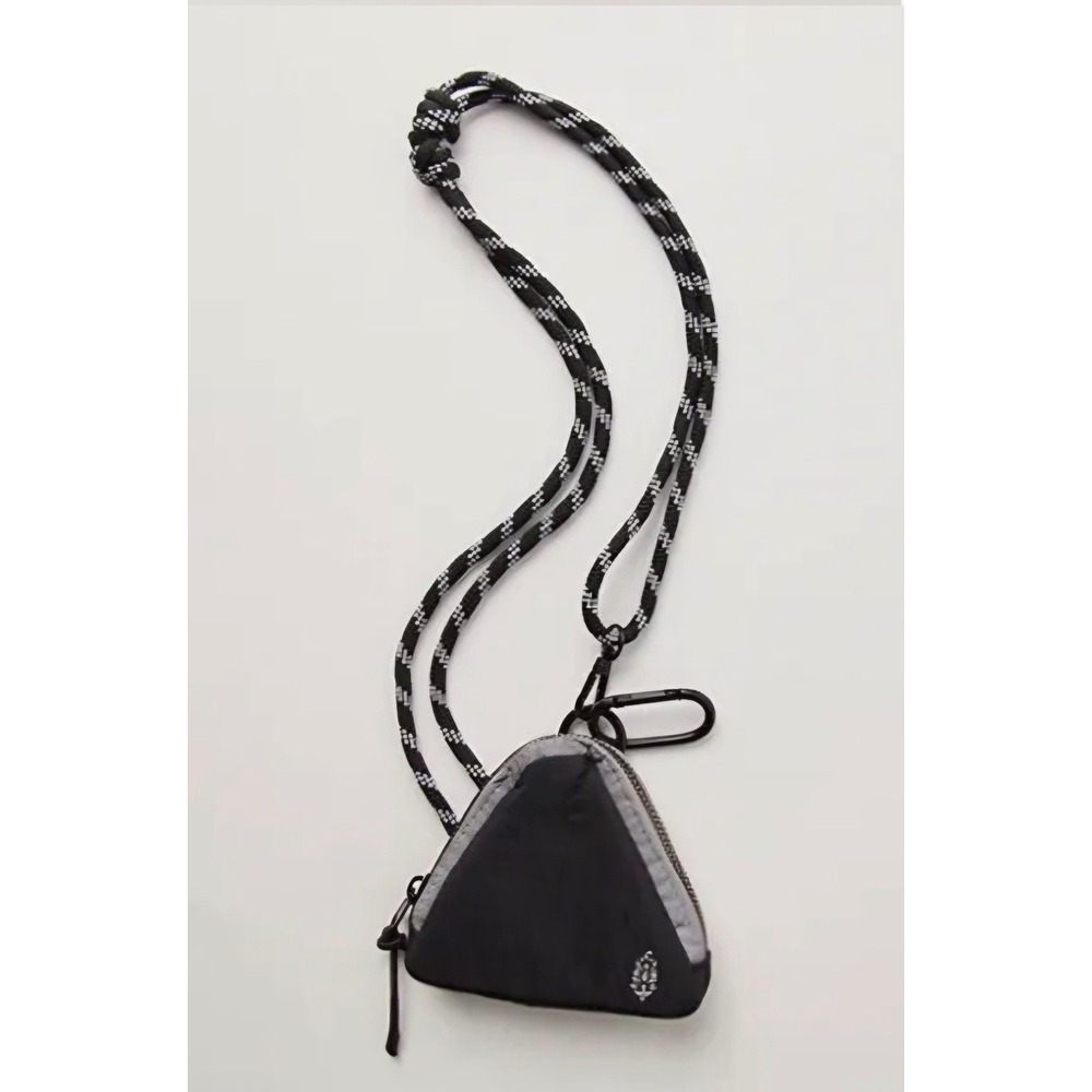 FP Movement Altitude Multi Mini Pouch Black Wallet hiking sporty New NWT Outdoor - Picture 2 of 4
